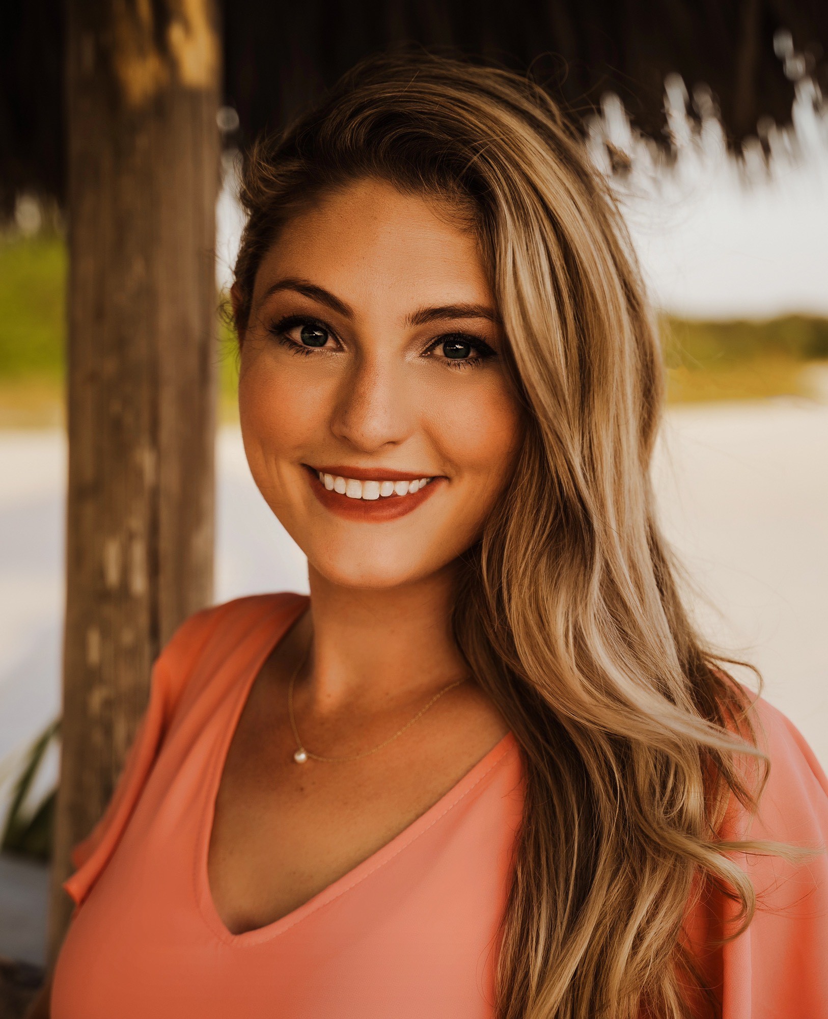 amber-lewis-female-real-estate-agent-in-south-tampa